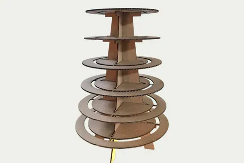 Base de madera para macarrones cortada con láser