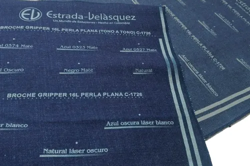 Tela índigo cortada y grabada con láser